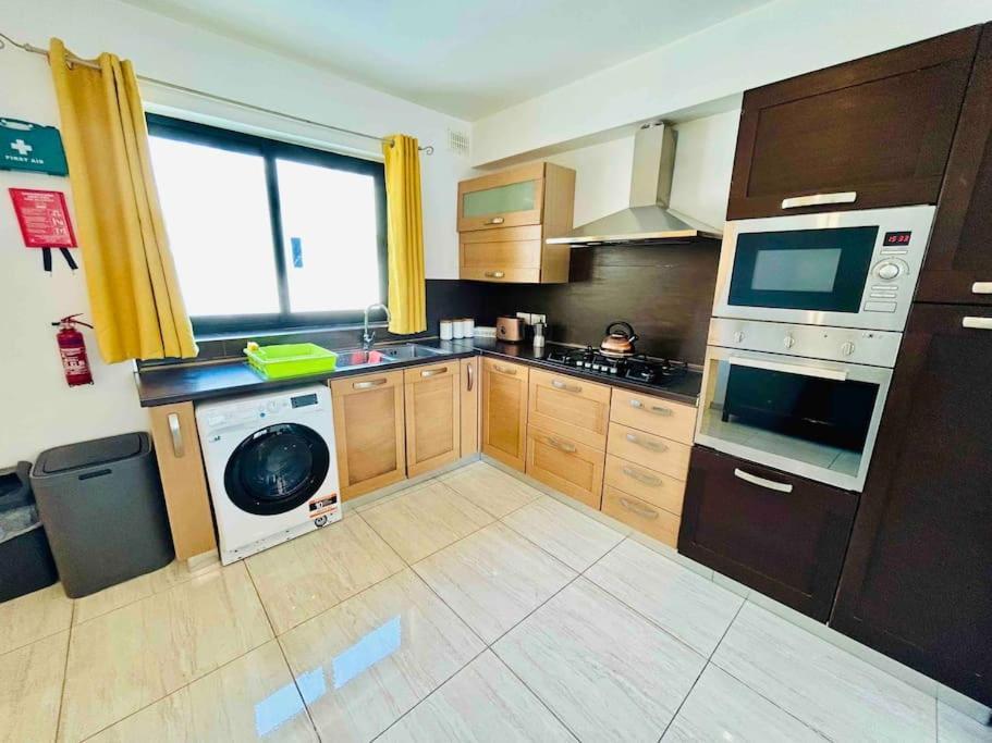 Duplex Whiskey Home 200M Away From The Sea And The Square Сейнт Полс Бей Екстериор снимка