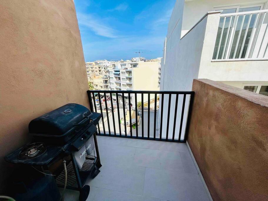 Duplex Whiskey Home 200M Away From The Sea And The Square Сейнт Полс Бей Екстериор снимка