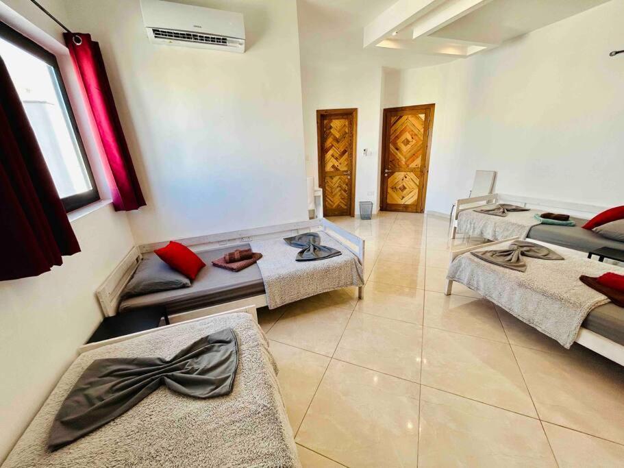 Duplex Whiskey Home 200M Away From The Sea And The Square Сейнт Полс Бей Екстериор снимка